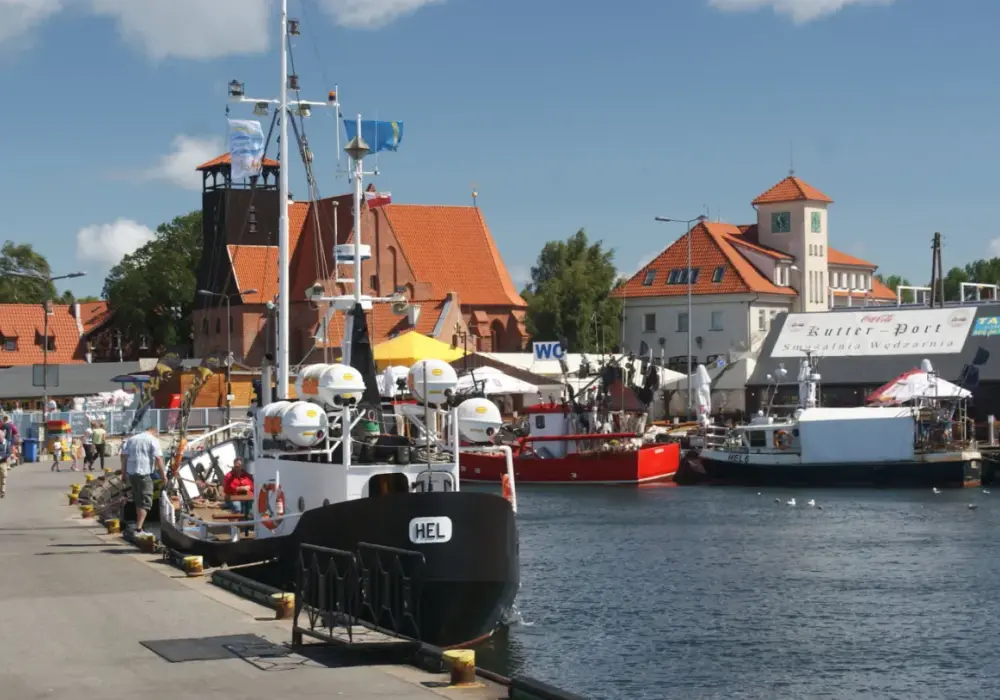 Port w Helu - rejsy, marina i atrakcje na spokojny spacer