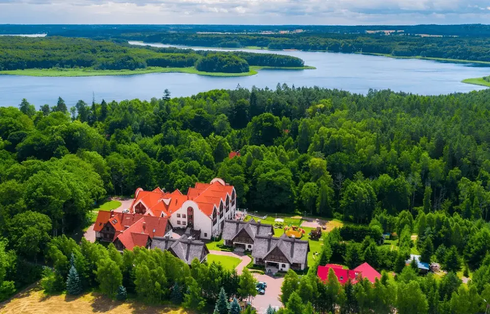 Oaza spokoju nad jeziorem na Kaszubach: Hotel idealny