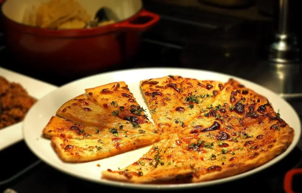 Czy do hotelu można zamówić pizzę? Sprawdź, co warto wiedzieć