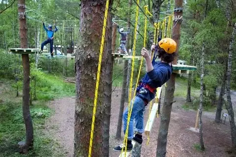 Dębki park linowy: Zapraszamy na ekscytującą przygodę