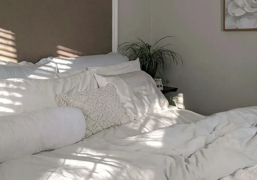 Jak stworzyć pościel jak w hotelu: sekrety luksusowego snu