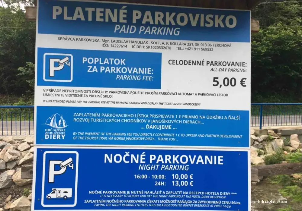 Parking Biely Potok: Wygodny start w Janosikowych Dierach