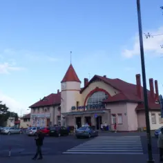 Jak dojechać do Kołobrzegu z Warszawy - najlepsze opcje podróży