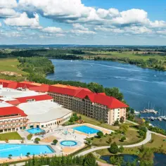 Ile pokoi ma hotel Gołębiewski w Mikołajkach? Sprawdź szczegóły!
