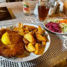 Obiady domowe w Helu: Gdzie zasmakować w autentycznych daniach?