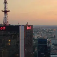 Hotel Marriott Warszawa - Ile pięter naprawdę ma ten budynek?