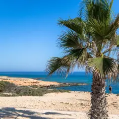 Ayia Napa: Raj dla turystów - Plaże, atrakcje i nocne życie
