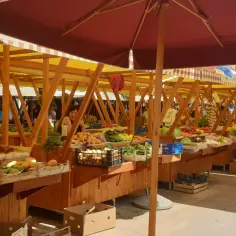 Targ w Zadarze: Najlepsze lokalne przysmaki i atrakcje