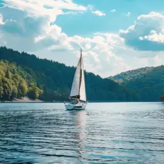 Czarter jachtów na Wdzydzach: Aktywny wypoczynek na Kaszubach