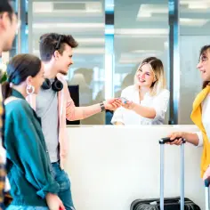 Czy w hotelu można przyjmować gości? Zasady i odpowiedzialność odwiedzin