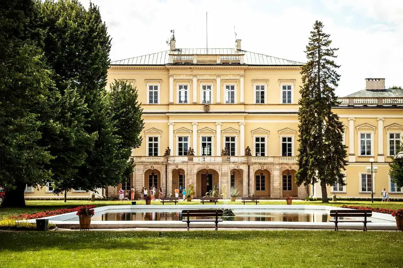 Zdjęcie Najciekawsze atrakcje w Puławach, które musisz zobaczyć w 2023 roku