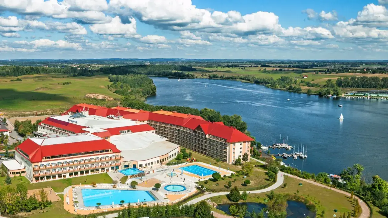 Zdjęcie Ile gwiazdek ma hotel Gołębiewski w Mikołajkach? Sprawdź jego jakość
