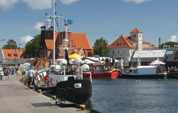 Port w Helu - rejsy, marina i atrakcje na spokojny spacer