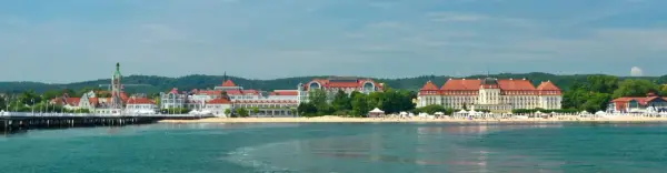 Noclegi przy plaży w Sopocie: Jak znaleźć najlepsze miejsce na urlop?