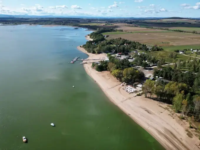 Plaża nad Jeziorem Mietkowskim - co warto wiedzieć przed wyjazdem?